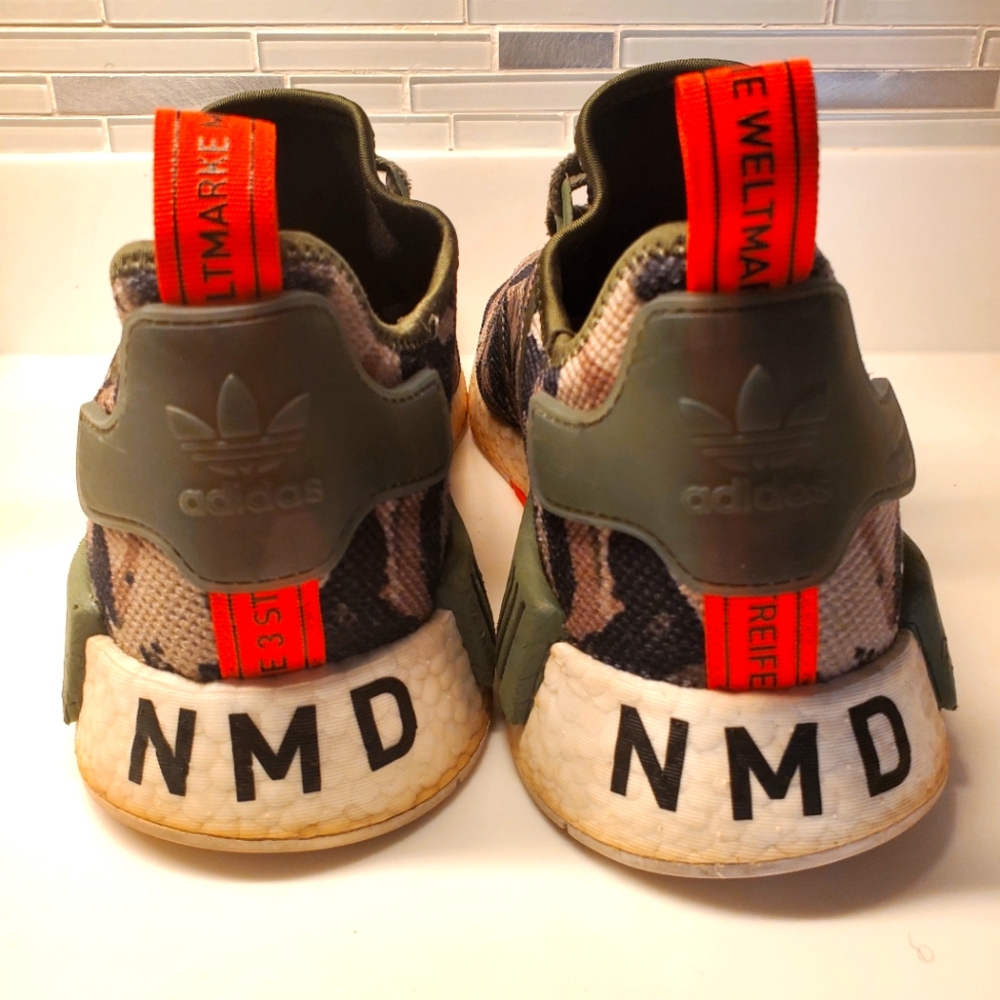 Adidas Men's NMD R1 Printed Boost Sneaker Shoes Green Camo Size US 12.5 - Picture 3 of 5